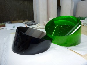 inbetween III - black/uranium glass